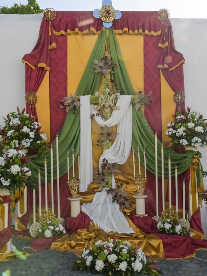 Cruces artísticas en las calles empedradas de La Palma